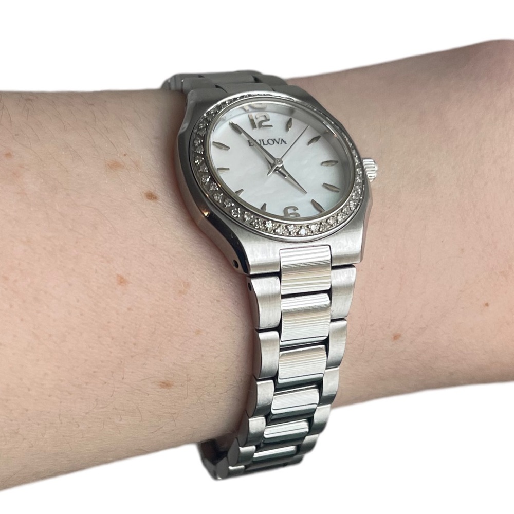 ZALES 💎⌚️Ladies' Bulova Diamond Accent Watch with
Mother-of-Pearl Dial